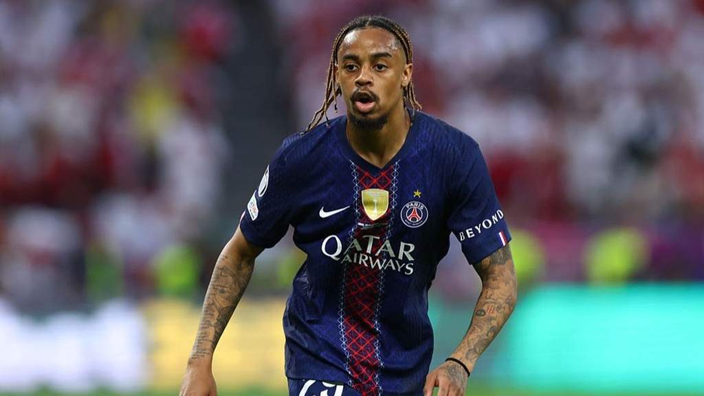 Bradley Barcola sous le maillot du Paris Saint-Germain lors d'un match officiel