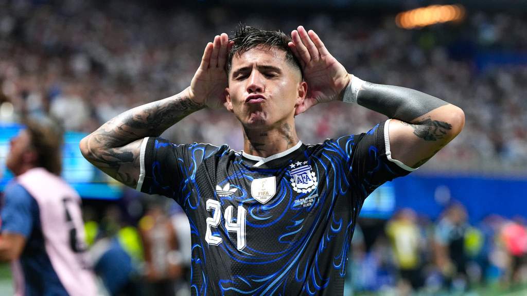 Arti Rahasia Selebrasi Enzo Fernandez Usai Bobol Gawang Inggris