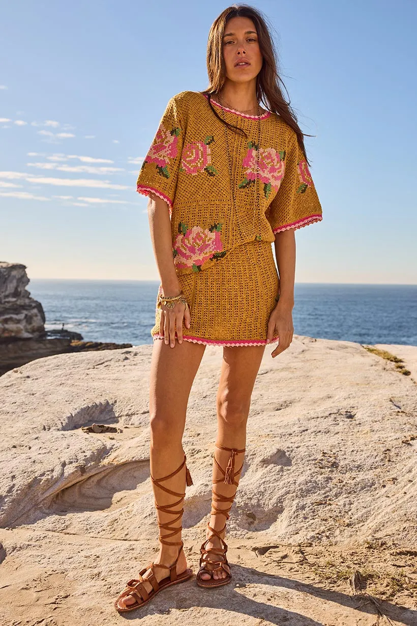 Coastal Granny Mini Skirt Mustard rajut dari Joy368 dengan detail sulaman bunga