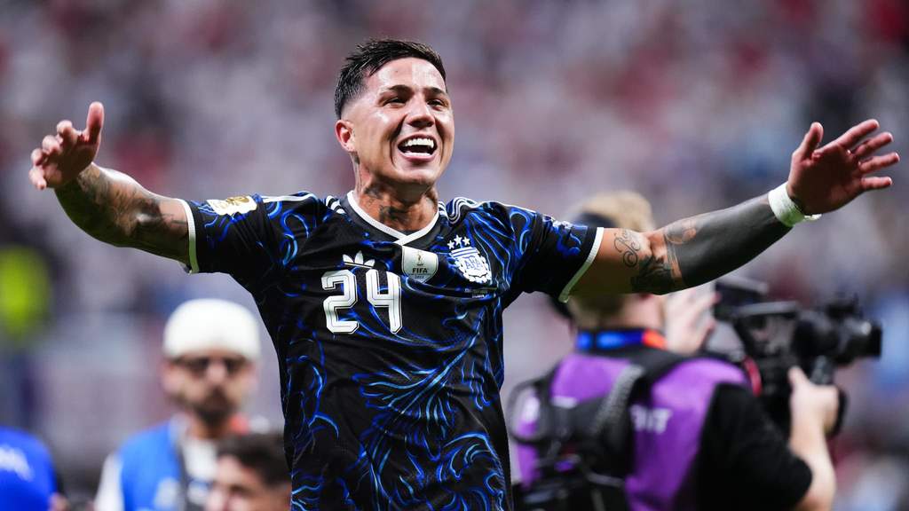 Enzo Fernandez Bela Istri Usai Laga Panas Argentina vs Inggris