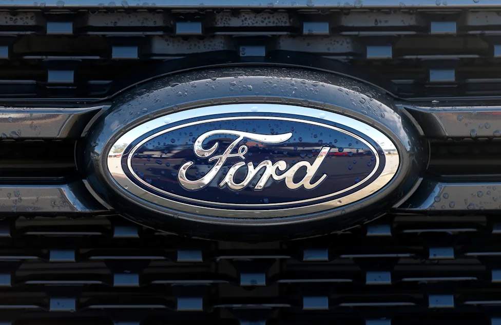 Ford Tarik 288 Ribu Unit SUV Explorer Akibat Komponen Atap Longgar