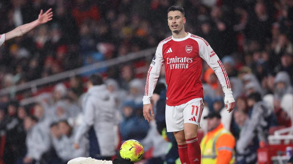 Gabriel Martinelli berseragam klub baru setelah pindah dari Arsenal.