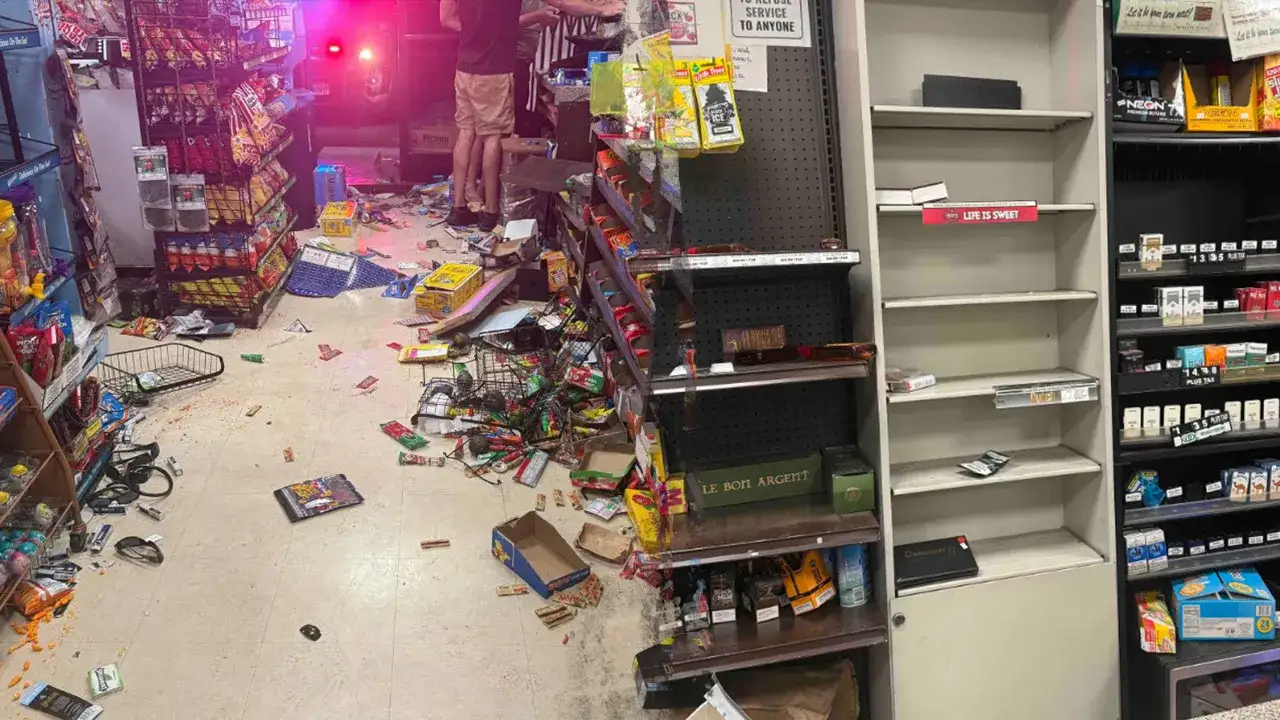 California street takeover looters target family-run A-Z Market in Bellflower