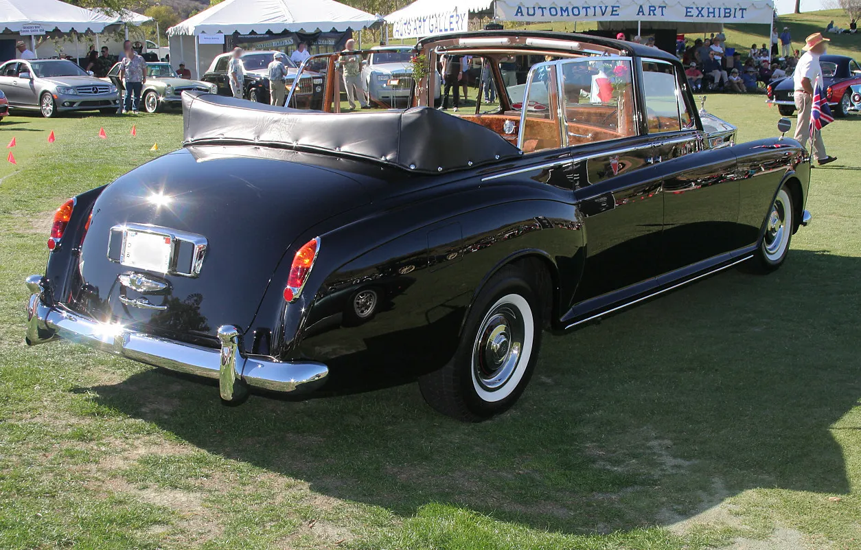 The evolution of landaulet cars from historic carriages to modern luxury parade vehicles