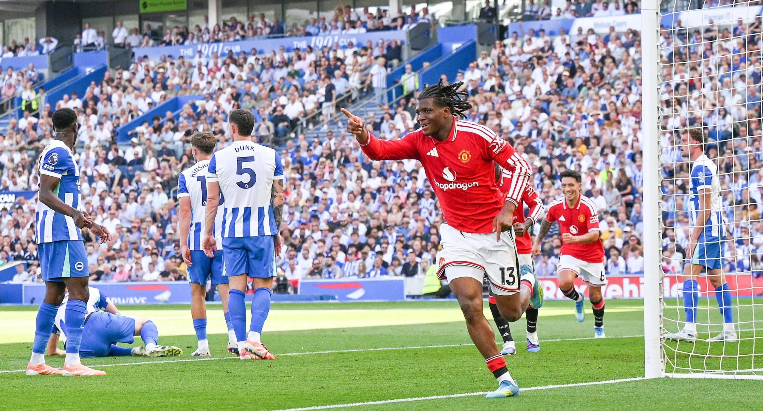 Bruno Fernandes and Michael Carrick celebrate Manchester United victory against Brighton