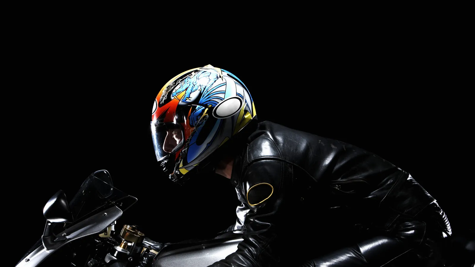 Motorcycle helmets fail car racing safety inspections due to lack of automotive certification