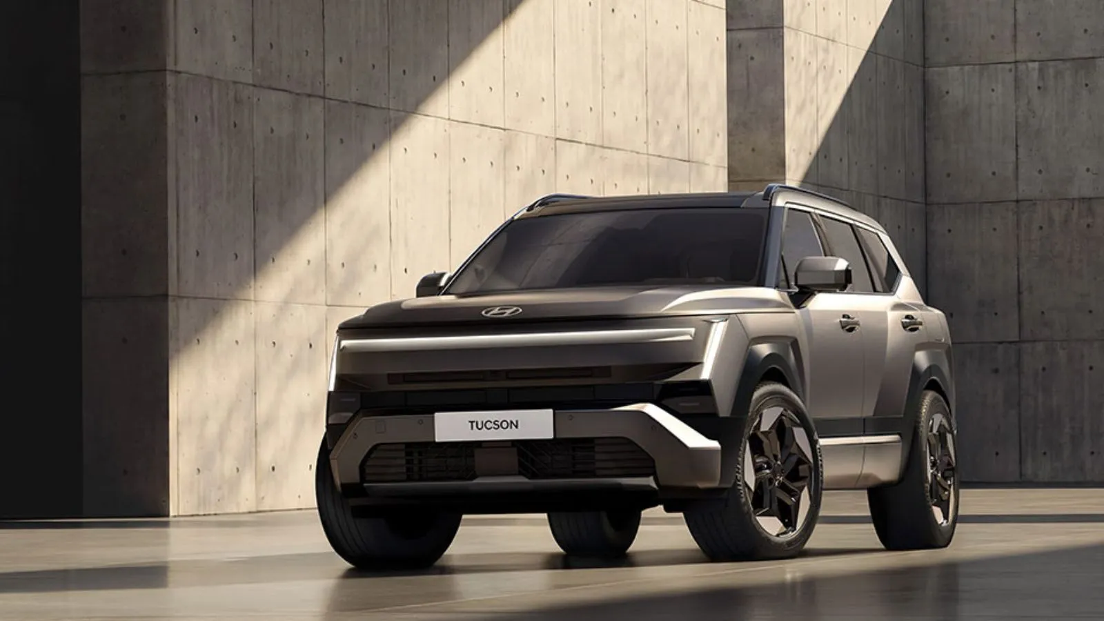 New Hyundai Tucson official images showcase radical redesign and larger body dimensions