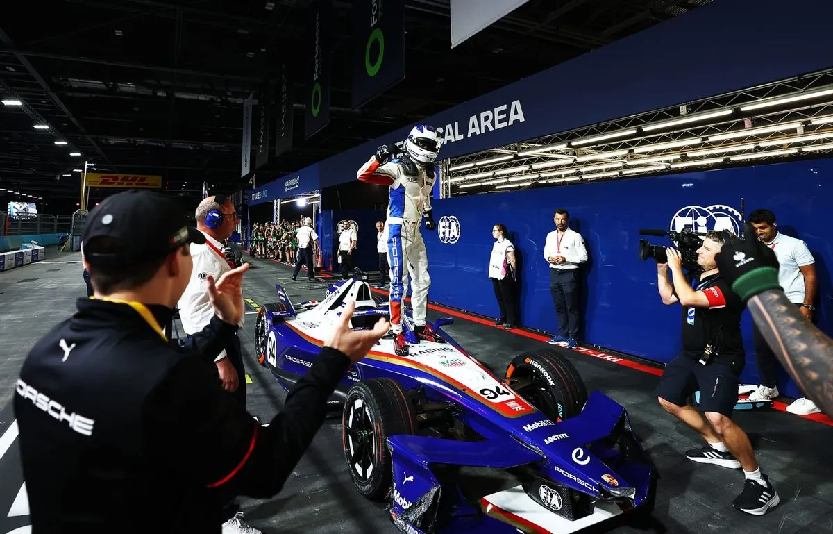 Pascal Wehrlein secures his second Formula E championship amid dramatic finale clashes in London