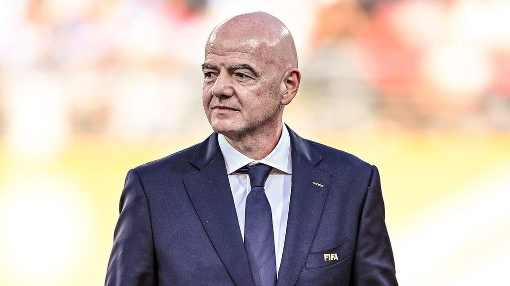 Gianni Infantino présente ses excuses après le projet de vente de la Coupe du Monde
