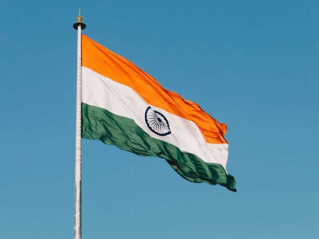 Kilang minyak di India yang memproses pasokan minyak mentah impor.