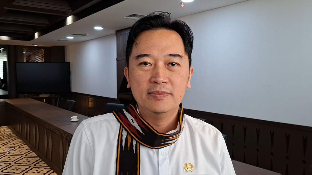 Posko pengaduan sistem penerimaan murid baru oleh Kevin Wu di Jakarta