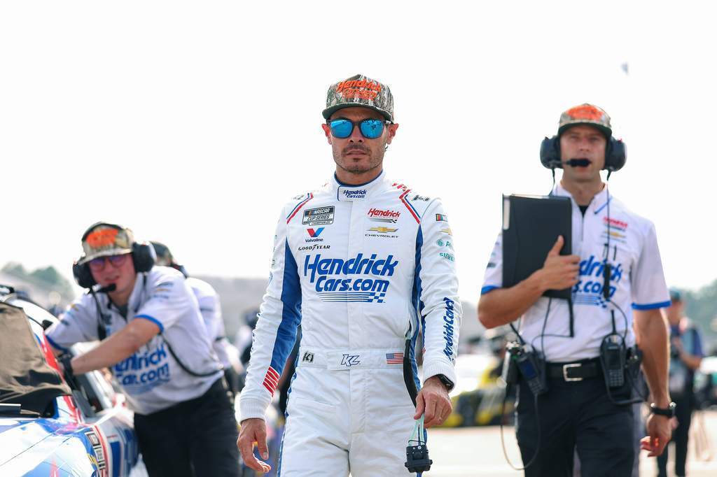 Kyle Larson Rushes From NASCAR To Win Knoxville Nationals