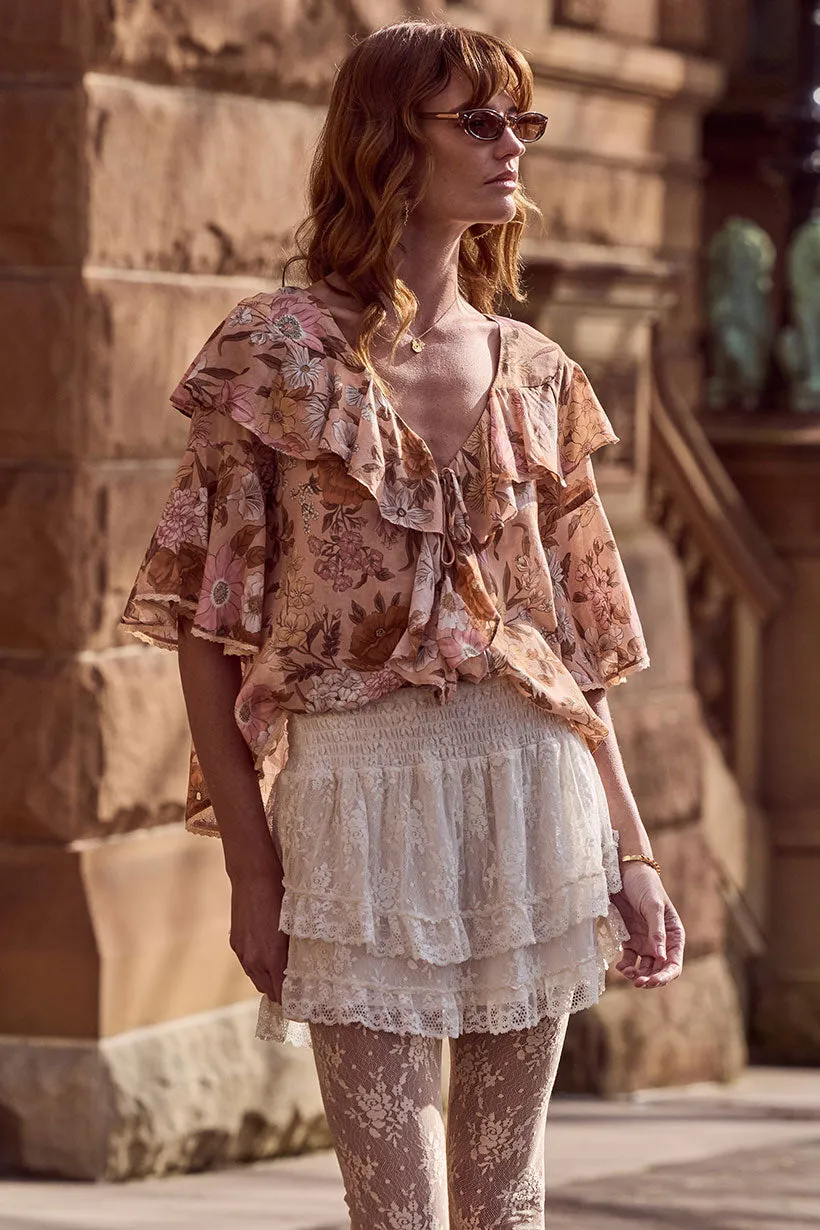 Labyrinth Lace Mini Skirt Cloud Cream elegan dari Joy368