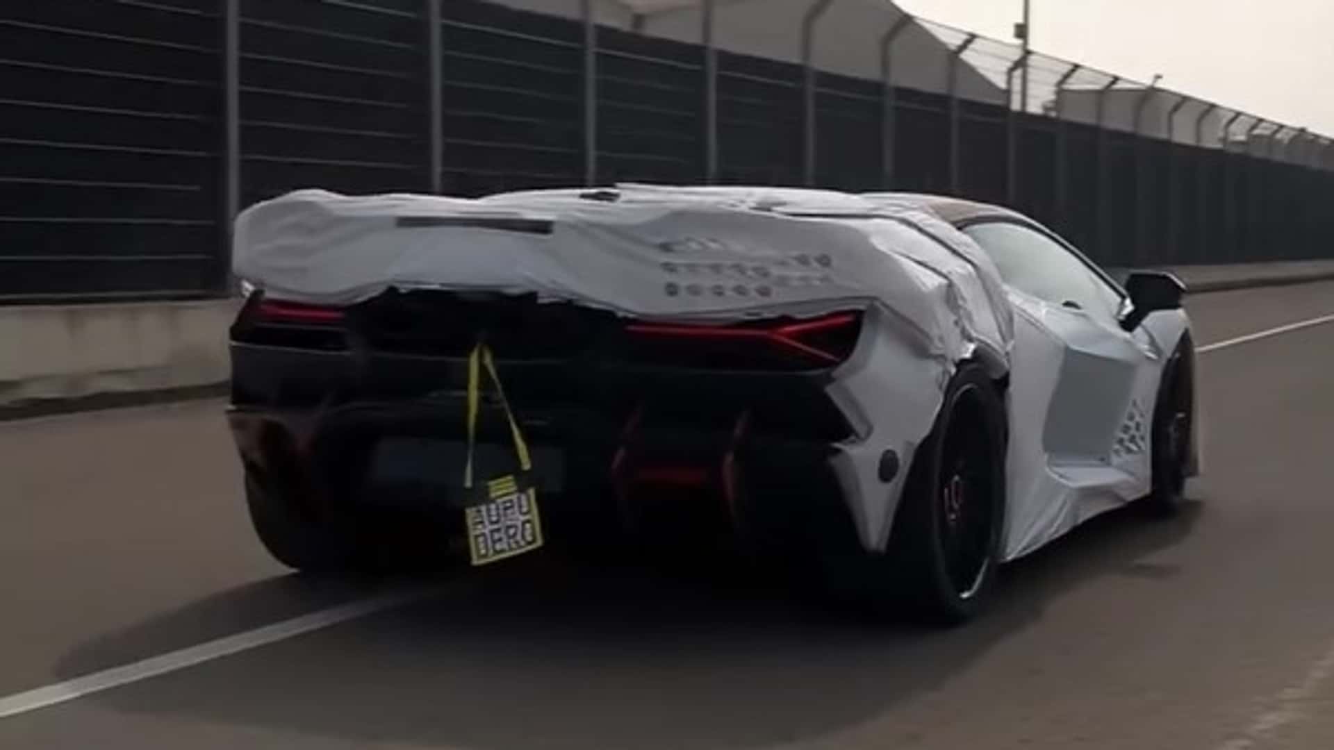 Lamborghini Revuelto SV Tertangkap Kamera Saat Uji Coba Jalanan