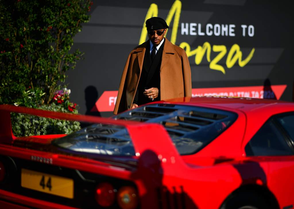 Lewis Hamilton Drives Ferrari F40 to Monza for Iconic Arrival