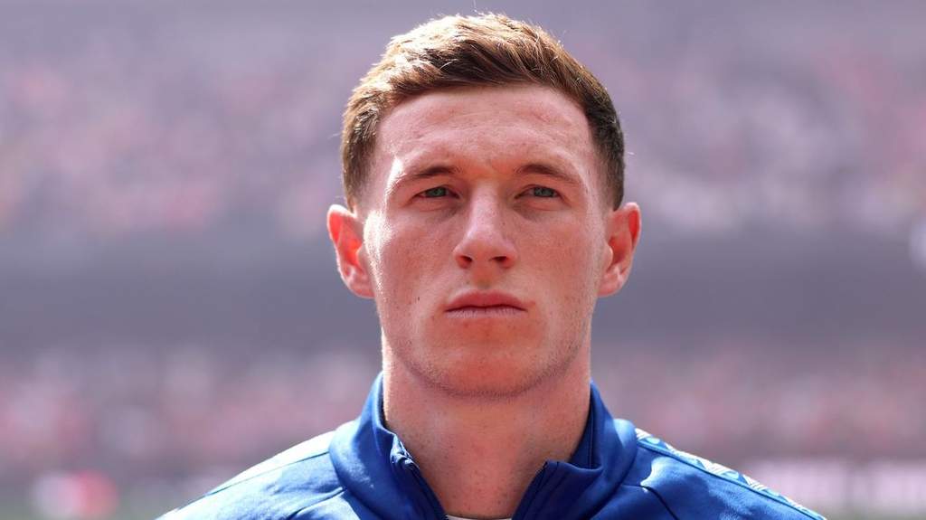 Elliot Anderson sous le maillot de Manchester City lors du match contre Arsenal.