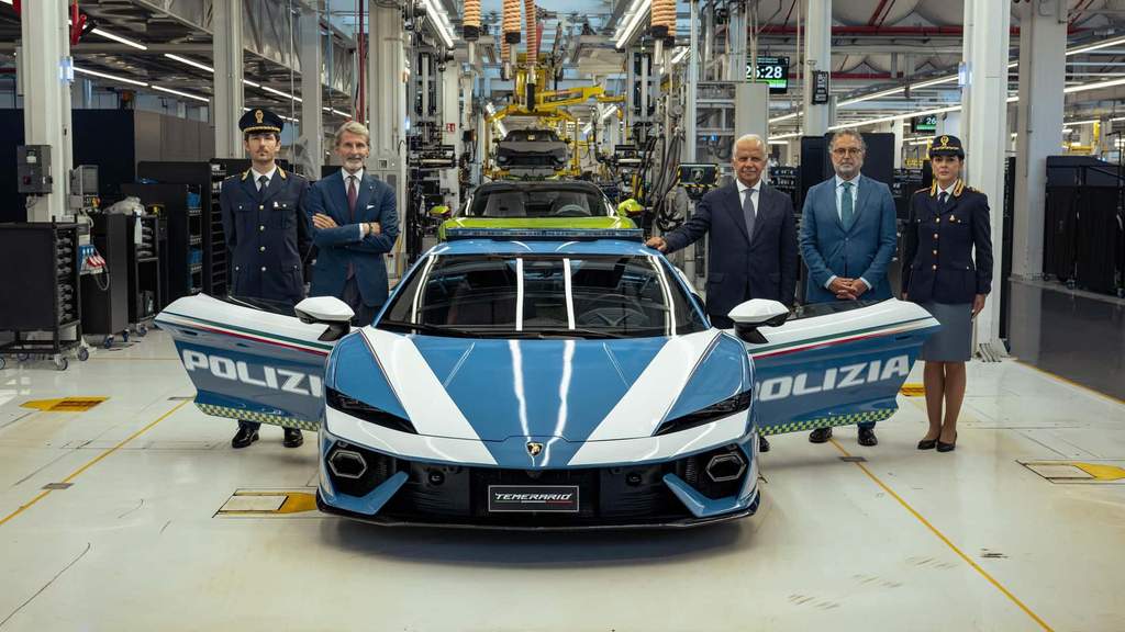 Mobil polisi Lamborghini Temerario terbaru milik Kepolisian Negara Italia.