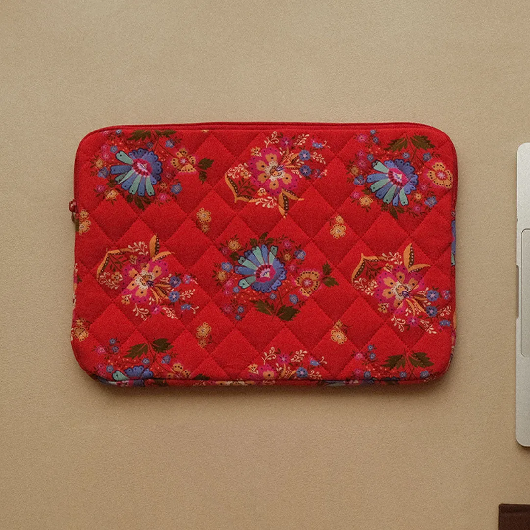 Quilted Medium Laptop Bag warna Salsa Red yang elegan dan stylish koleksi Joy368