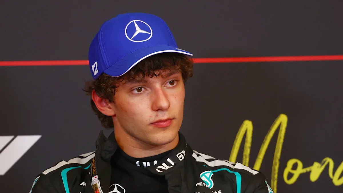 Pembalap Mercedes Kimi Antonelli bersiap tampil dalam sesi kualifikasi Formula 1 GP Monte Carlo