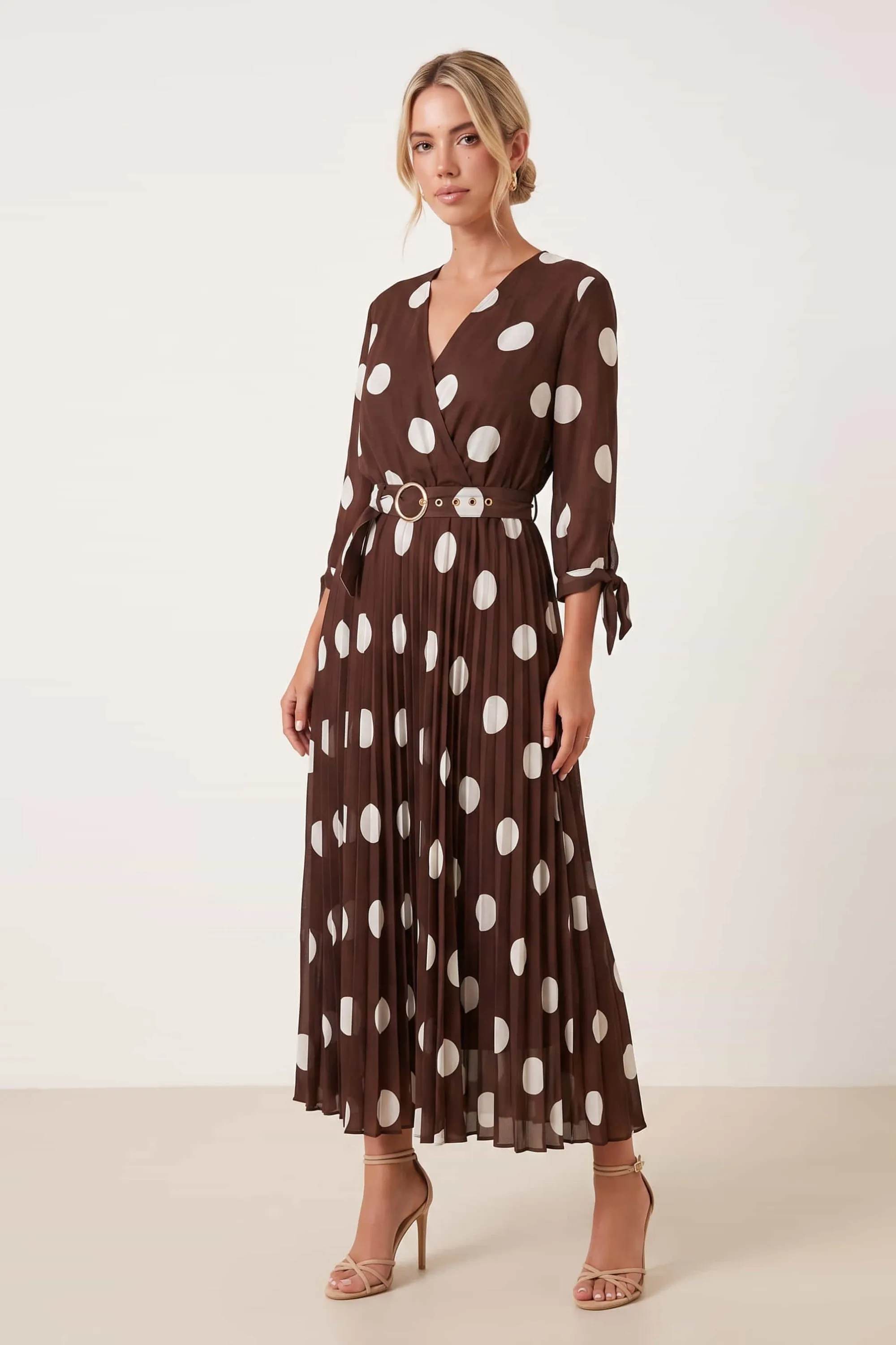 V Neck Pleat Spot Dress Brown dari Joy368