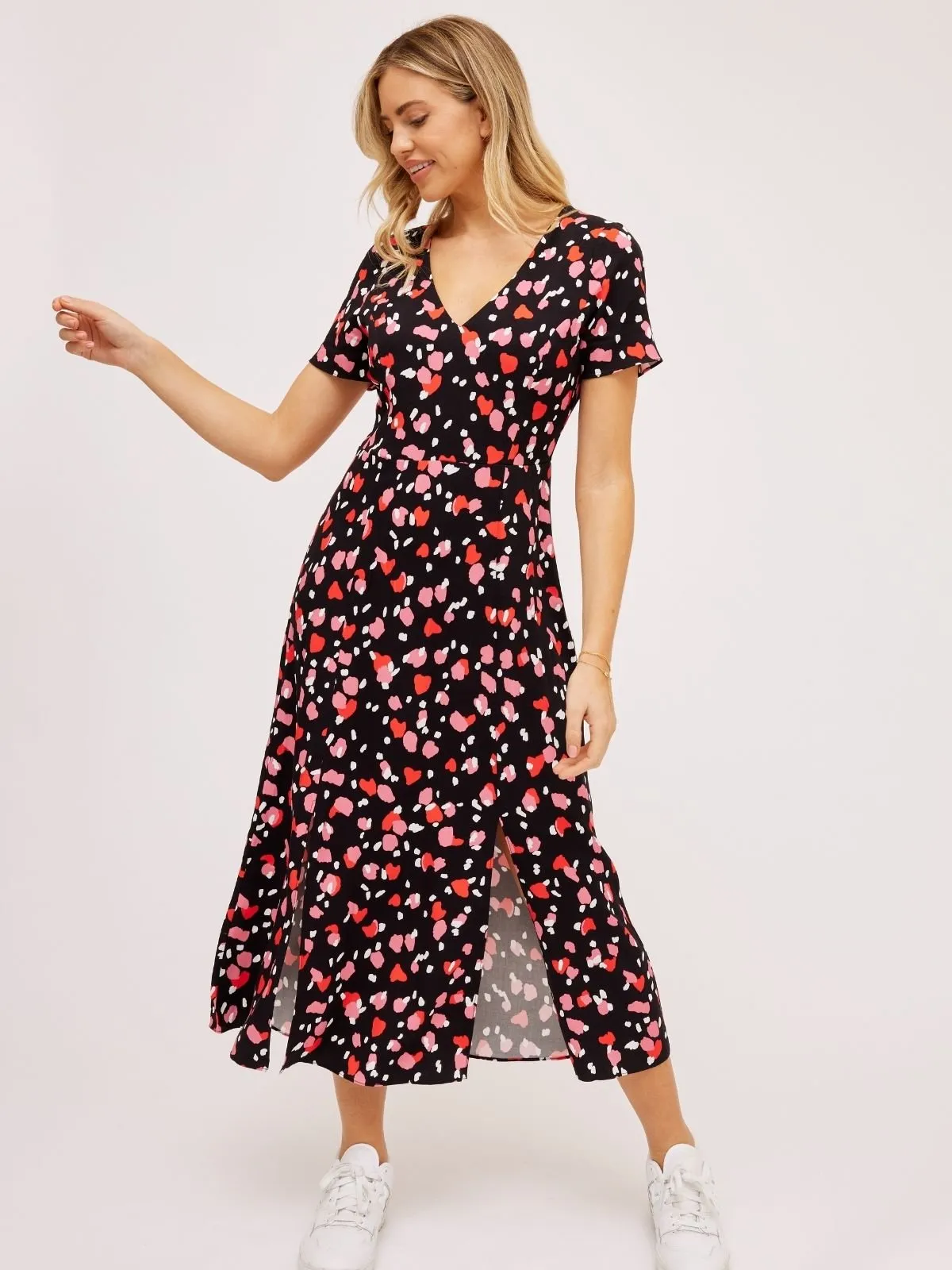 Winnie V Neck Midi Dress Abstract Heart dari Joy368